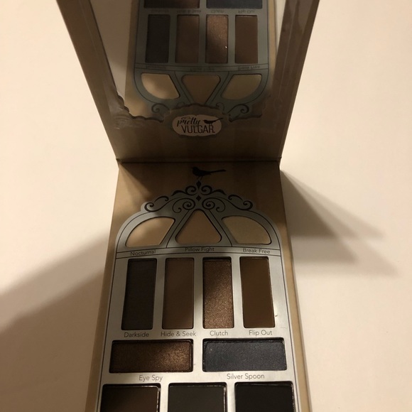 Pretty Vulgar Eyeshadow palette - Picture 2 of 3